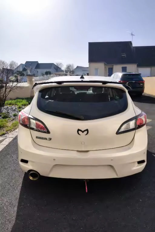 Aileron de toit noir brillant pour voitures à hayon (hatchback) – modèle 2