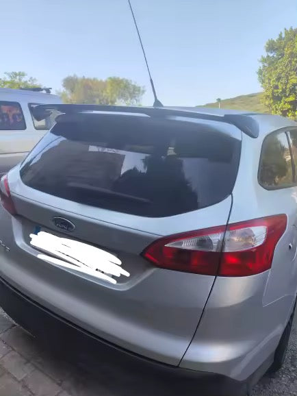 Aileron de toit noir brillant pour voitures à hayon (hatchback) – modèle 2