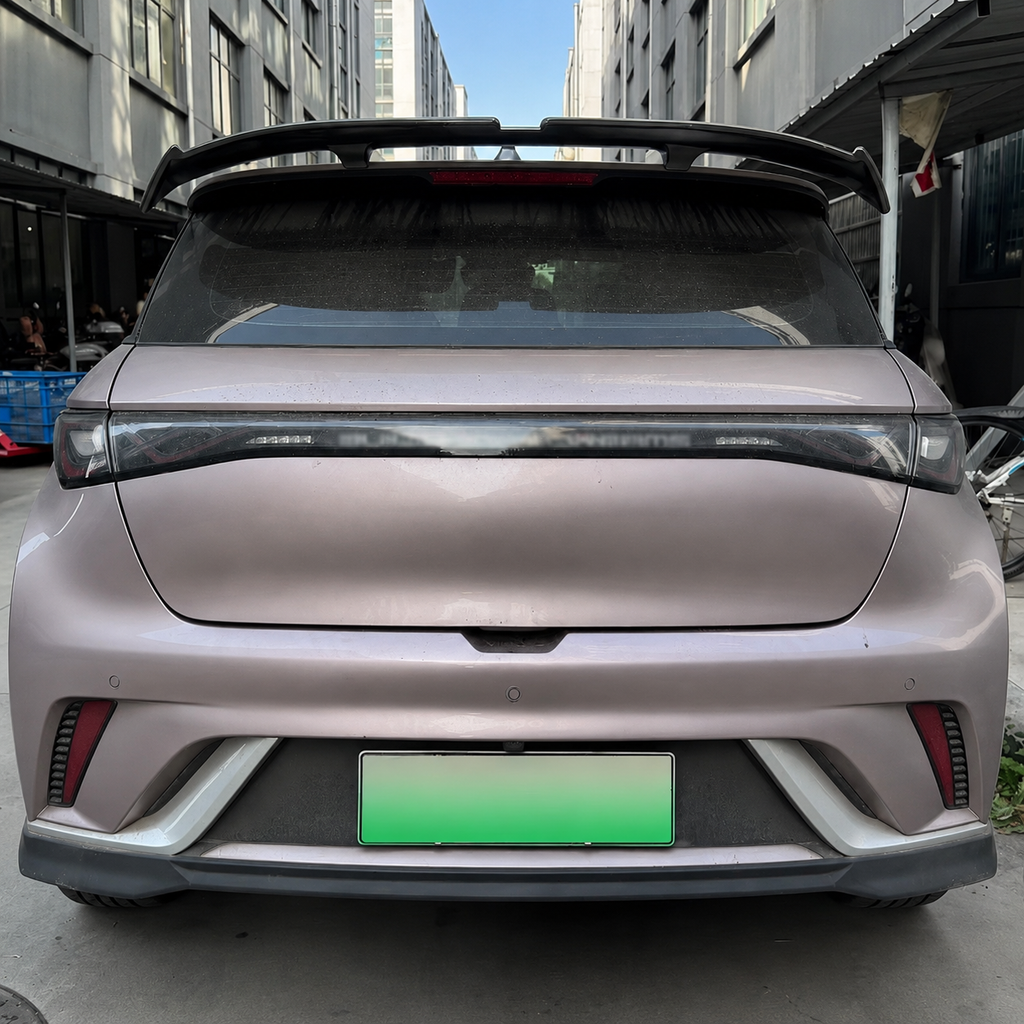 Aileron de toit noir brillant universel pour voitures à hayon (hatchback)